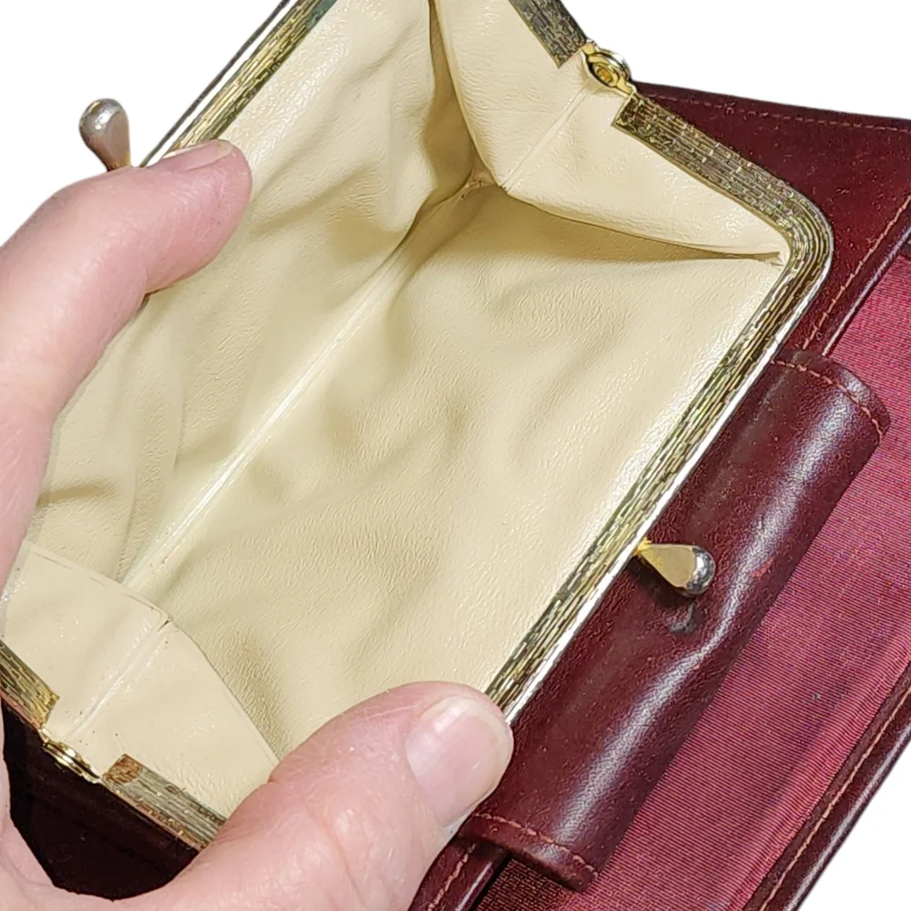 Vintage Capri‎ Burgundy Cowhide Kisslock Bifold Continental Wallet 7